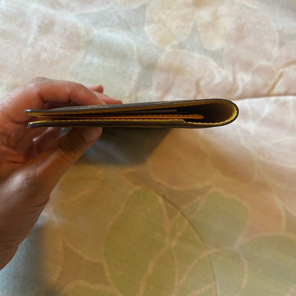 Louis Vuitton Brown and Yellow Monogram Cover - Picture 4 of 8